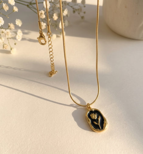 GoldTulip Pendant Necklace