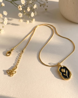 GoldTulip Pendant Necklace
